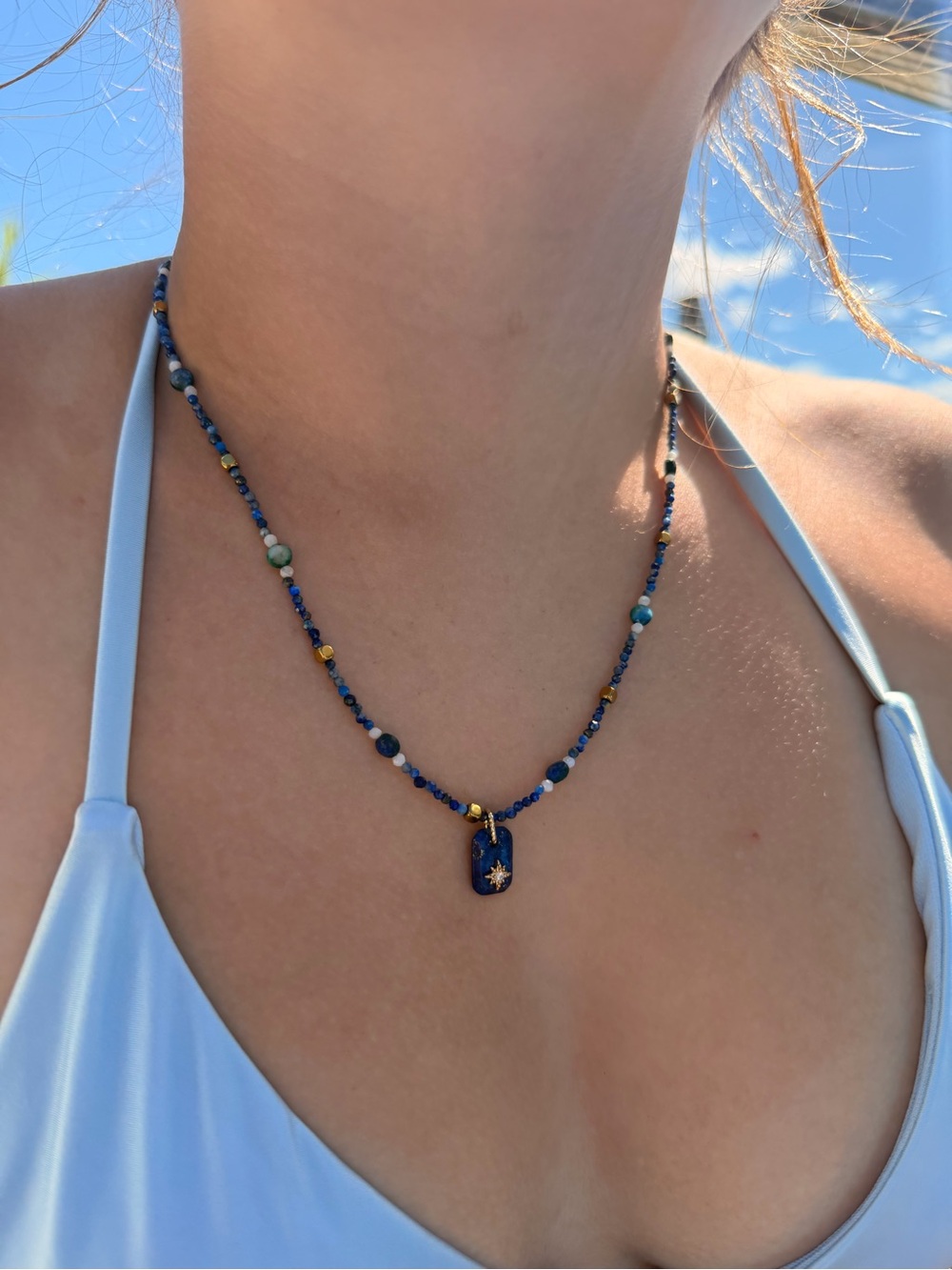 Dainty blue lapis and gold necklace - Picture 10 of 10